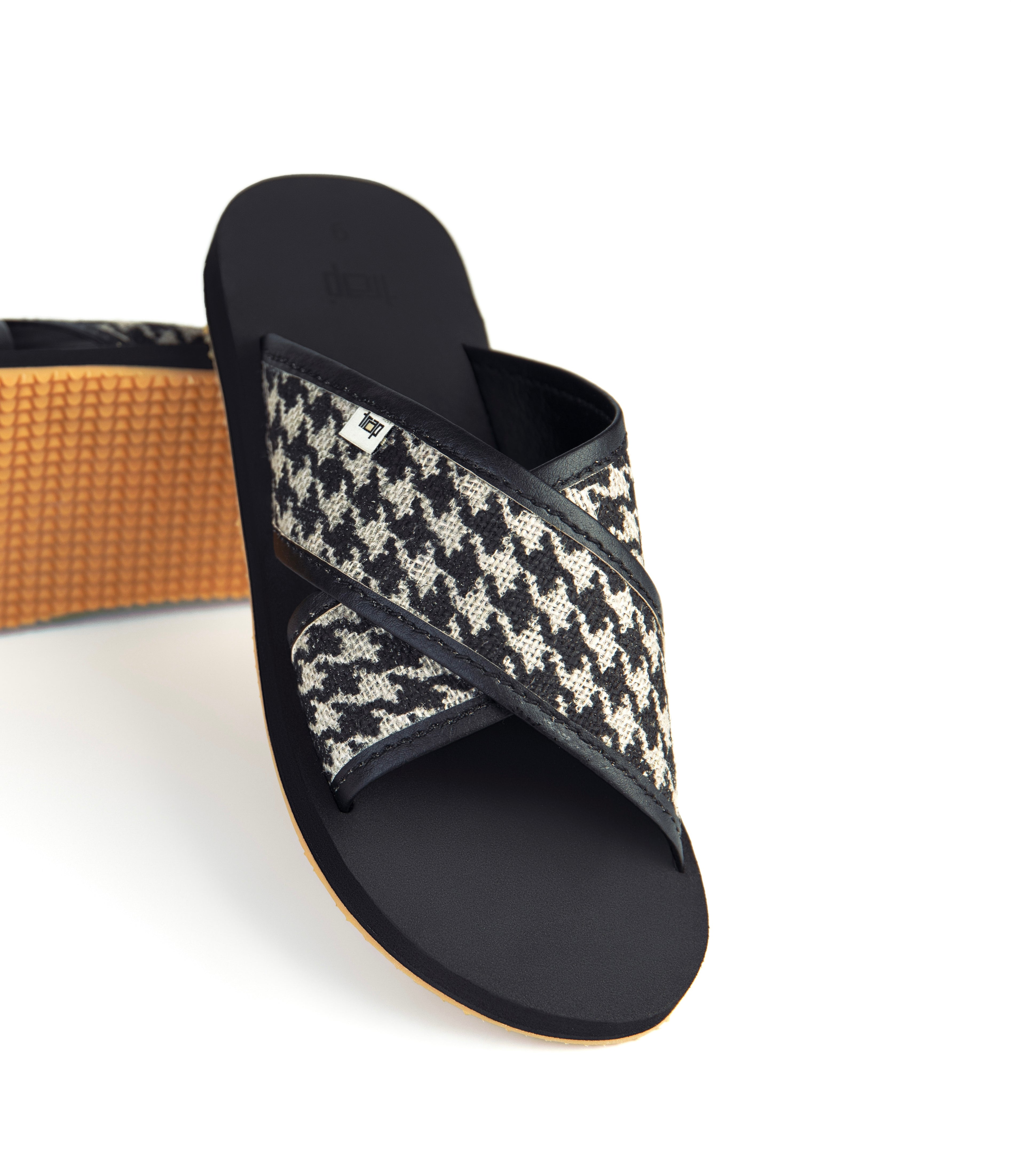 Black and white patterned Jute comfortable criss cross sandal/slippers