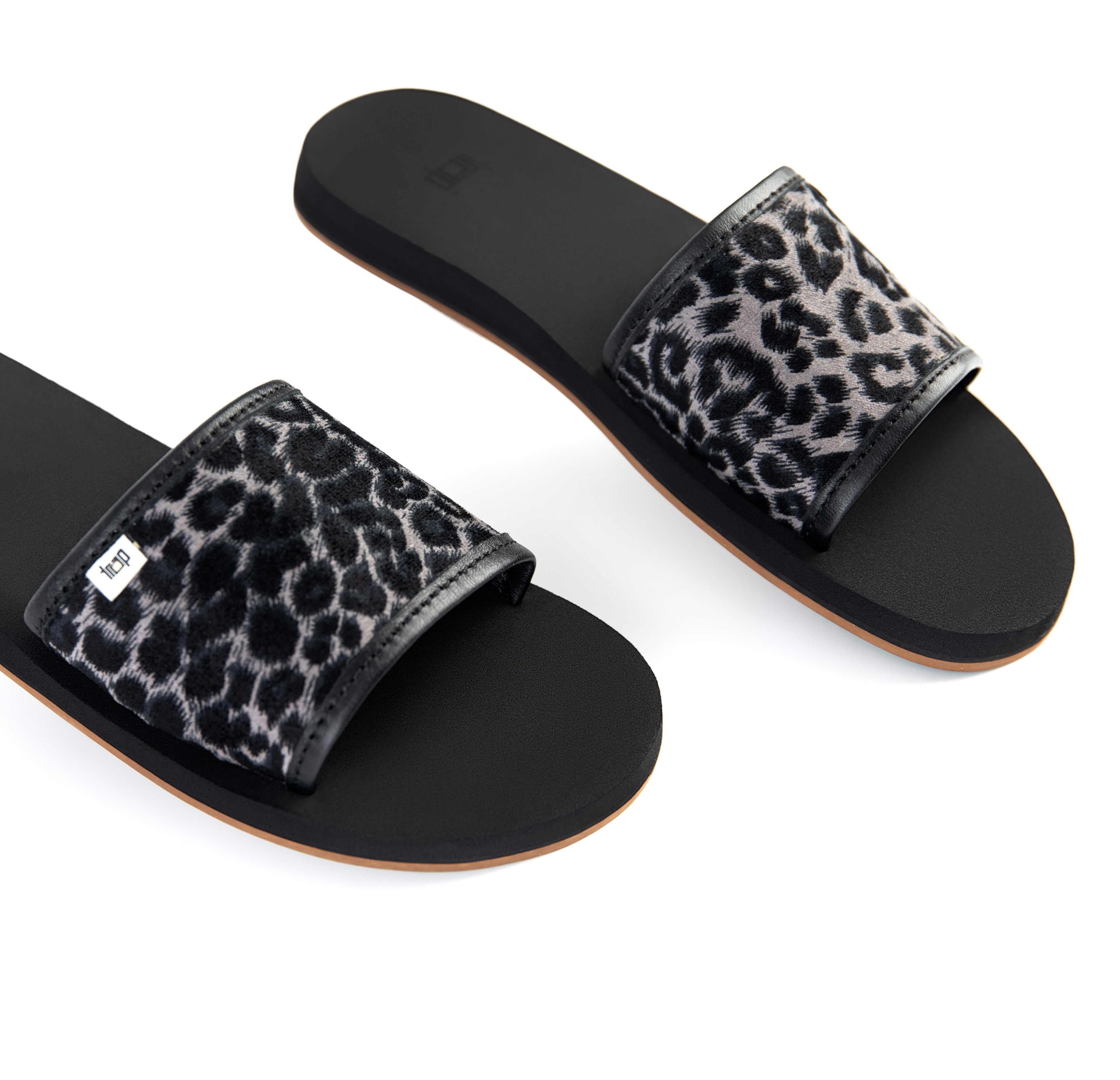 LEOPARD SKIN DOTTED  DOTTED PATTERN  STYLISH BAR  SANDALS FOR MEN