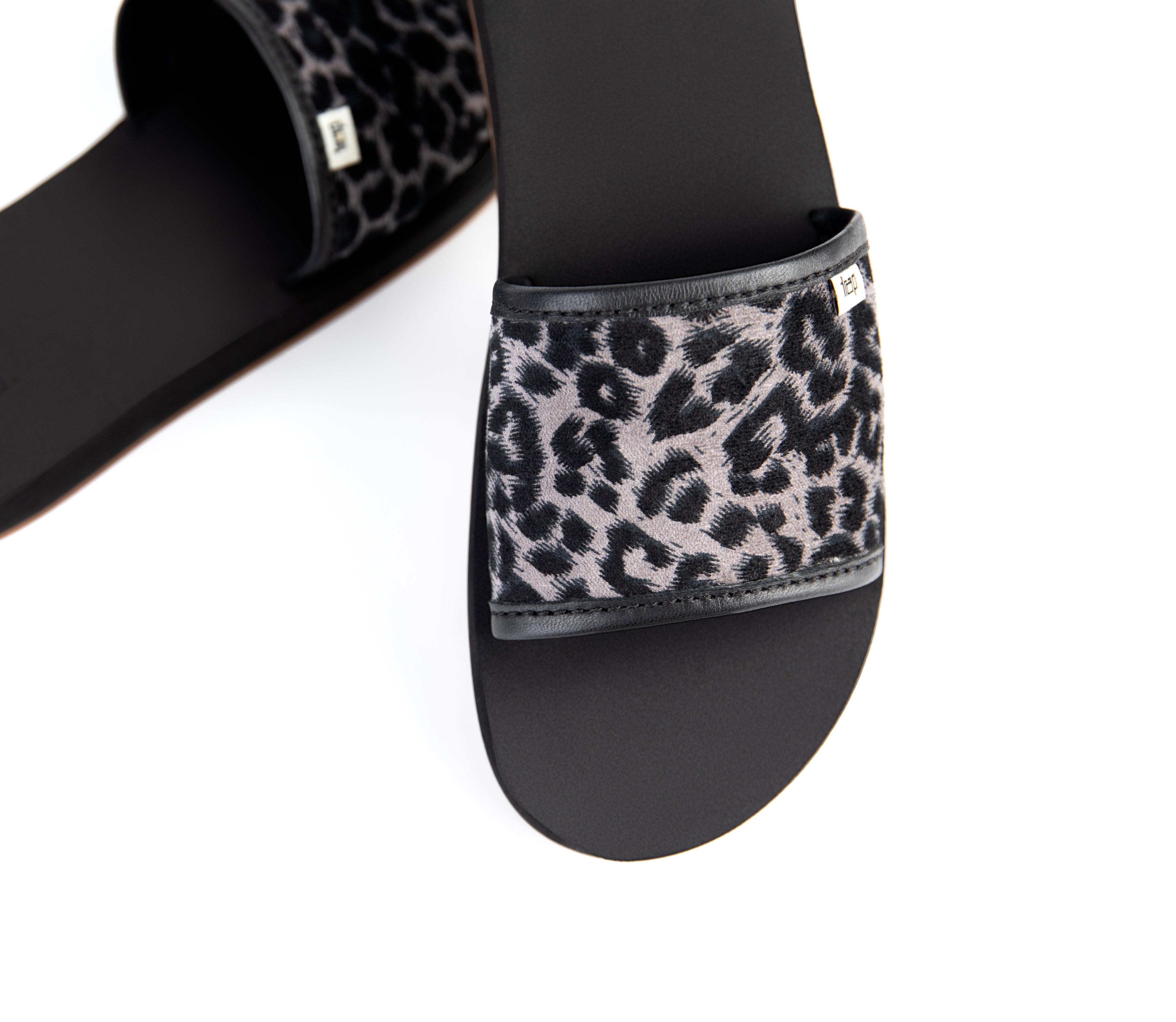 LEOPARD SKIN DOTTED  DOTTED PATTERN  STYLISH BAR  SANDALS FOR MEN