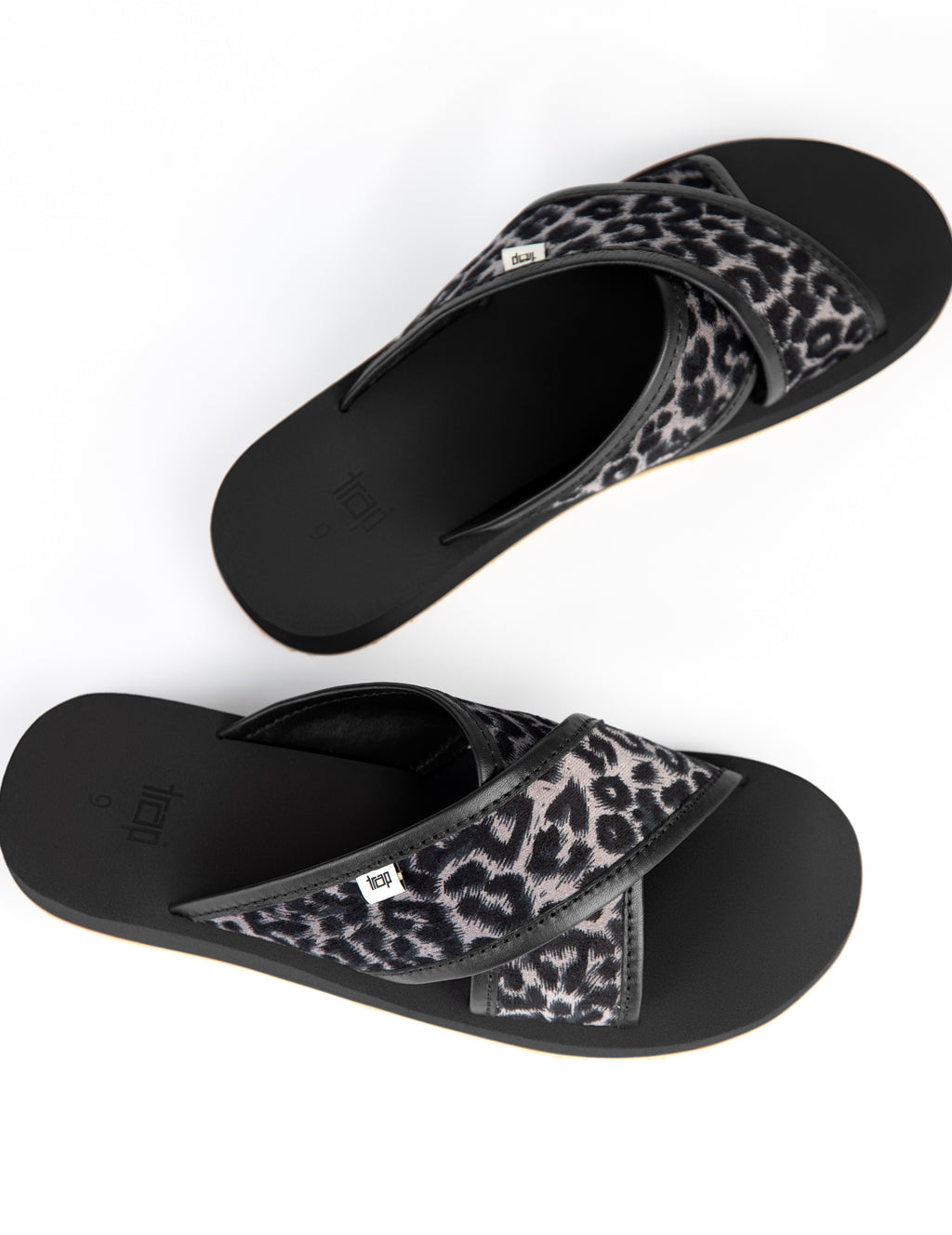 LEOPARD SKIN DOTTED PATTERN CRISSCROSS SANDALS  FOR MEN